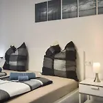 Deluxe Ferienwohnung Apartment Stuttgart Centre/Milaneo